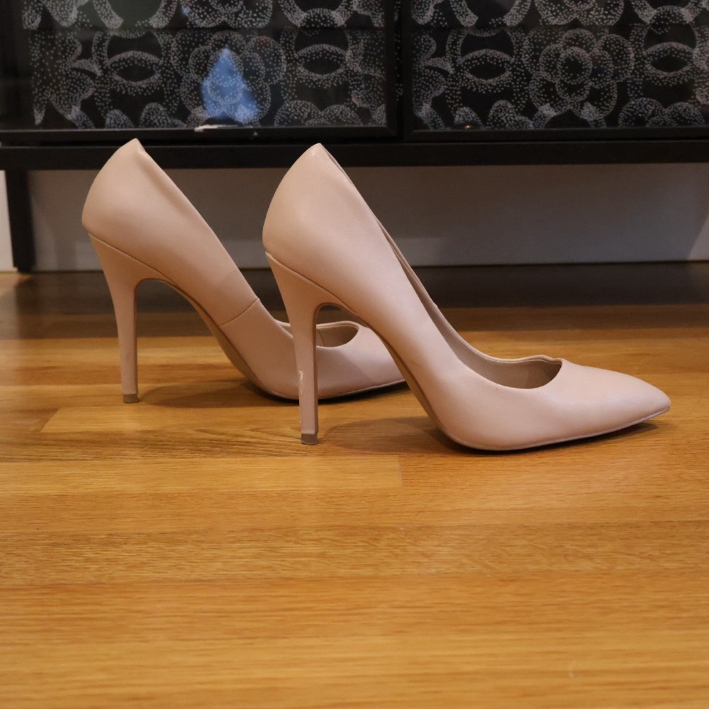 Charles by Charles Davie nude heels
